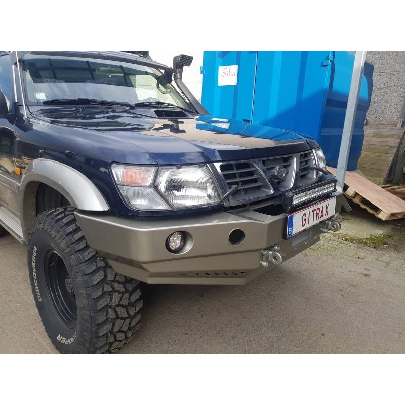 PREDNÝ NÁRAZNÍK BEZ BULLBARU NISSAN PATROL Y61