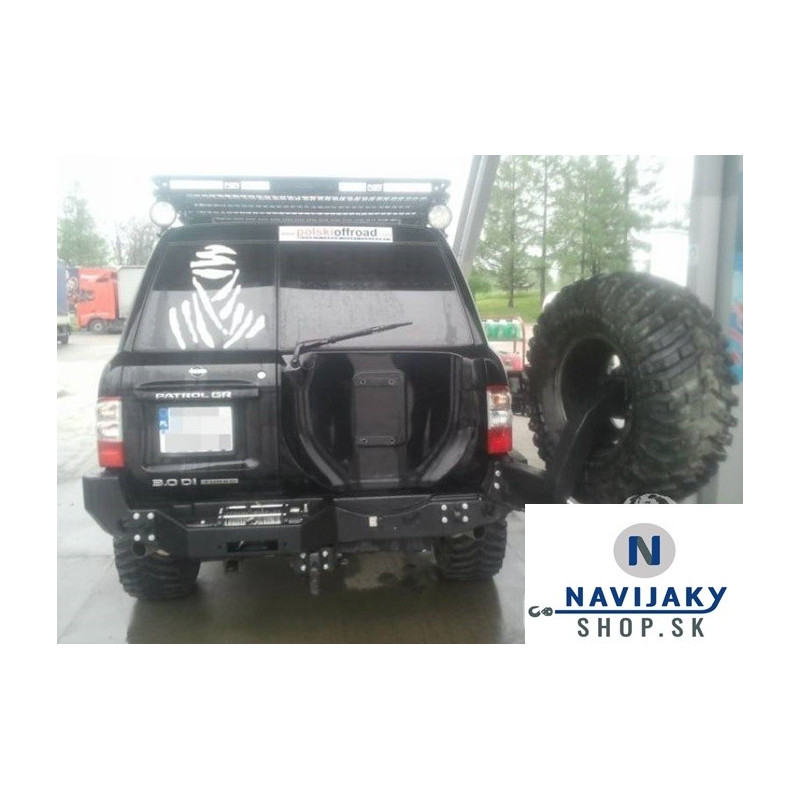 ZADNÝ NÁRAZNÍK S VOZIDLOM NISSAN PATROL Y61 S DOSKOU PRE NAVIJAK