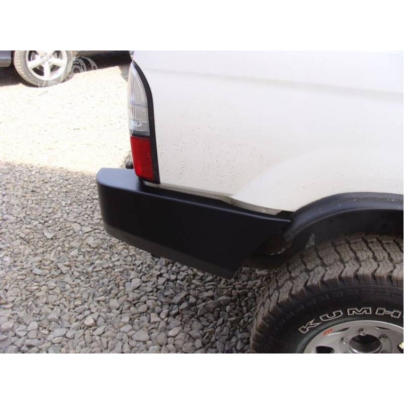 TOYOTA LAND CRUISER J90 96-02 ZADNÝ NÁRAZNÍK PRE VERZIU BEZ PLASTOVÝCH NÁDSTAVCOV PODLAHY