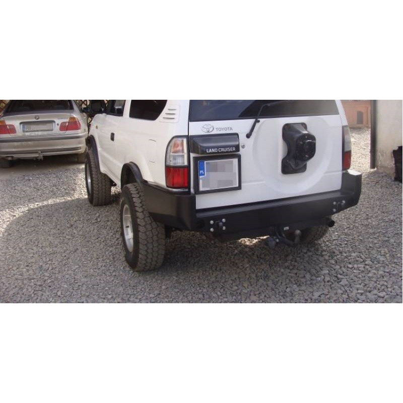 TOYOTA LAND CRUISER J90 96-02 ZADNÝ NÁRAZNÍK PRE VERZIU BEZ PLASTOVÝCH NÁDSTAVCOV PODLAHY