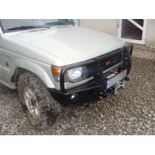 PREDNÝ NÁRAZNÍK MITSUBISHI PAJERO II 91-99 verzia so širokými blatníkmi V33