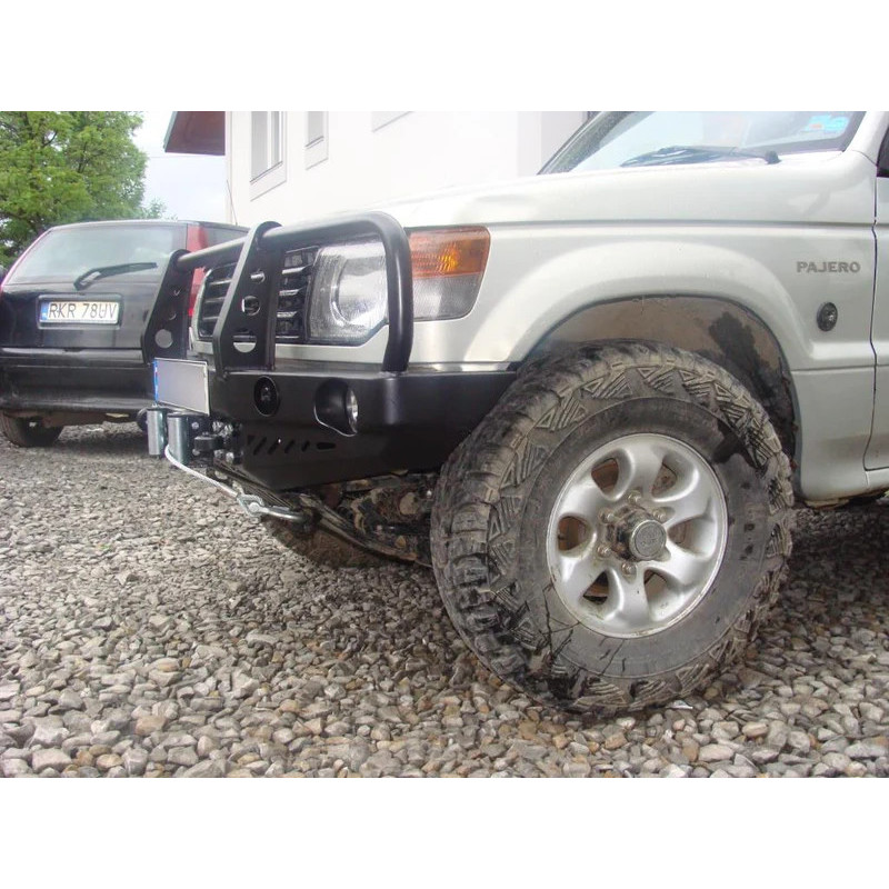 PREDNÝ NÁRAZNÍK MITSUBISHI PAJERO II 91-99 verzia so širokými blatníkmi V33