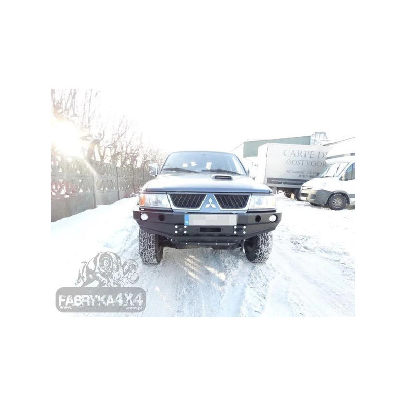 PREDNÝ NÁRAZNÍK MITSUBISHI PAJERO SPORT 00-08