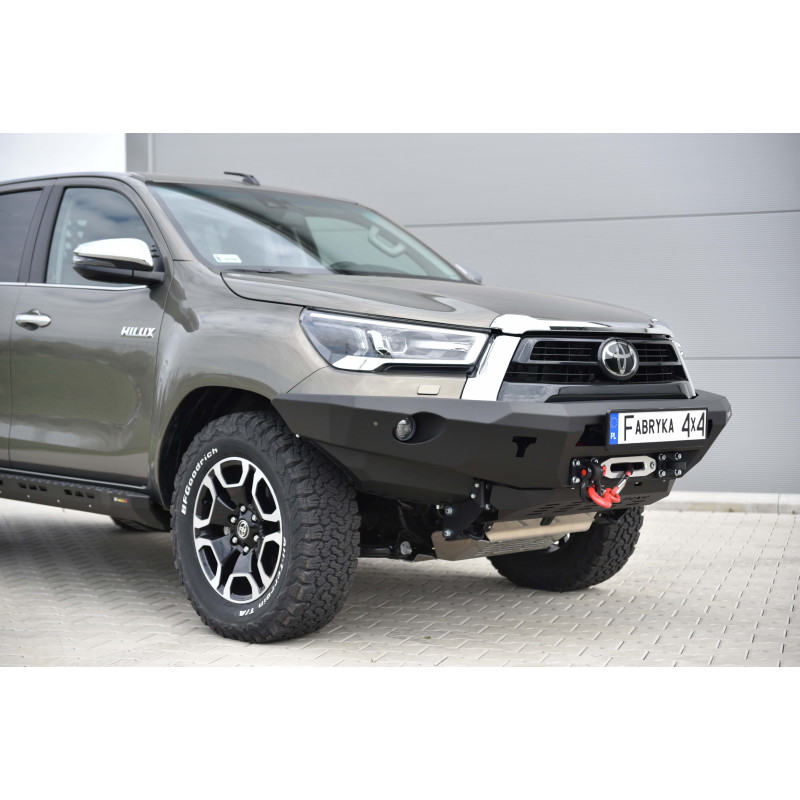 Štandardný predný nárazník pre Toyota Hilux Revo 2020–2024