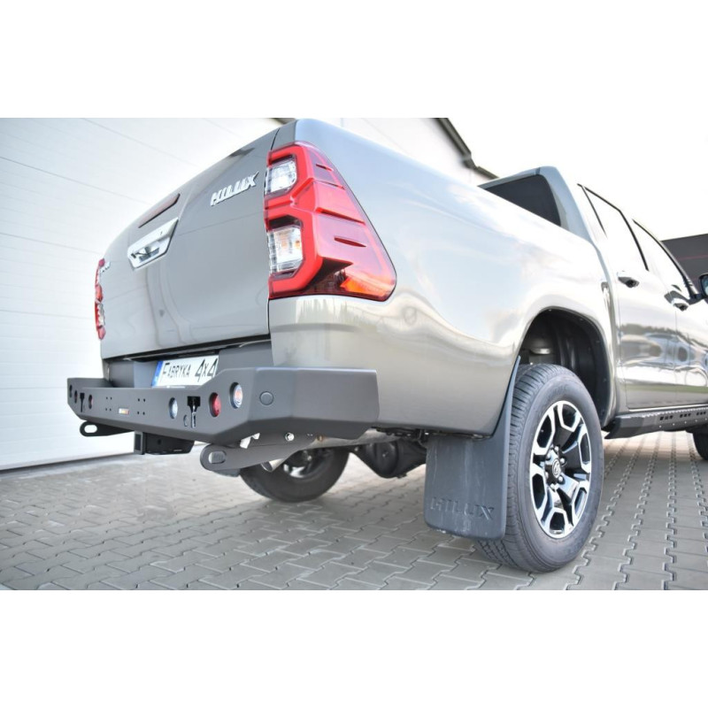 Štandardný krátky zadný nárazník pre Toyota Hilux Revo (2020–2024)