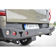 Štandardný krátky zadný nárazník pre Toyota Hilux Revo (2020–2024)