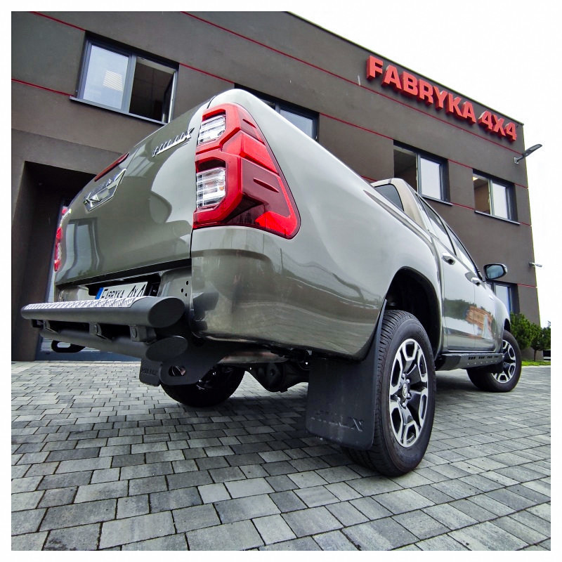 Zadný nárazník typu Profile pre Toyota Hilux Revo (2020–2024)