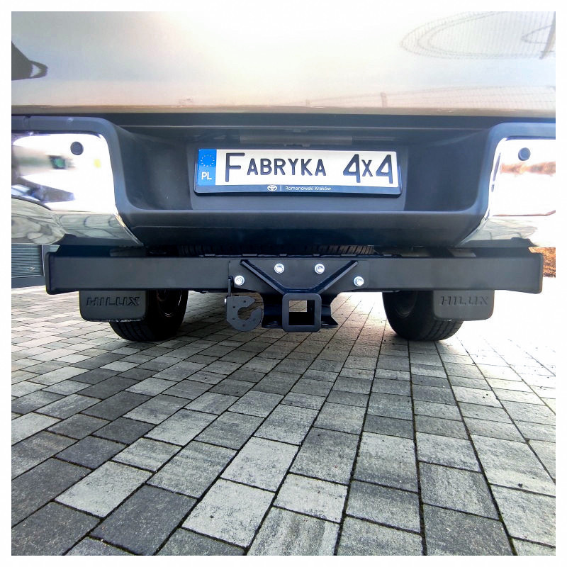 Zadný nárazník typu Profile pre Toyota Hilux Revo (2020–2024)