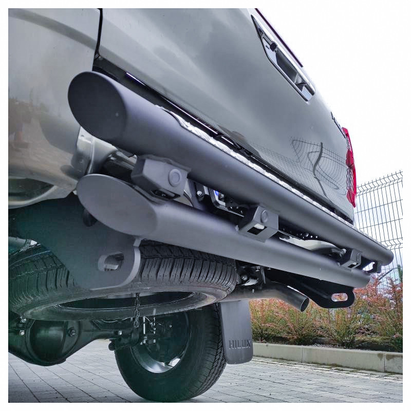 Zadný nárazník typu Profile pre Toyota Hilux Revo (2020–2024)
