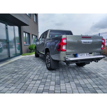 Zadný nárazník typu Profile pre Toyota Hilux Revo (2020–2024)