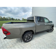 Toyota Hilux Revo 2020 – Bočné nášľapy
