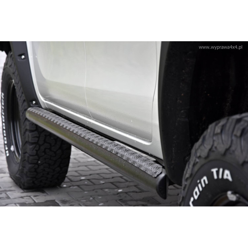 Bočné nášľapy pre Hilux Revo 2016+