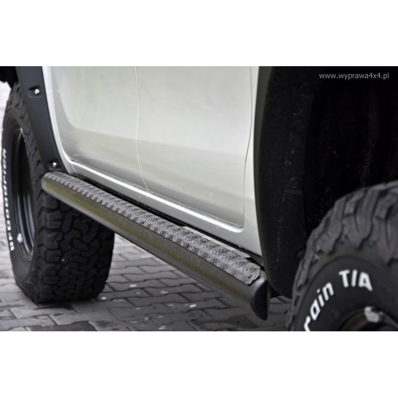 Bočné nášľapy pre Hilux Revo 2016+