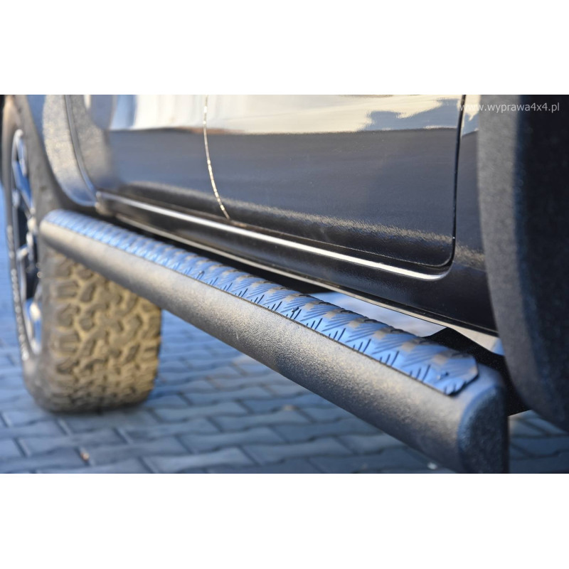 Bočné nášľapy pre Hilux Revo 2016+